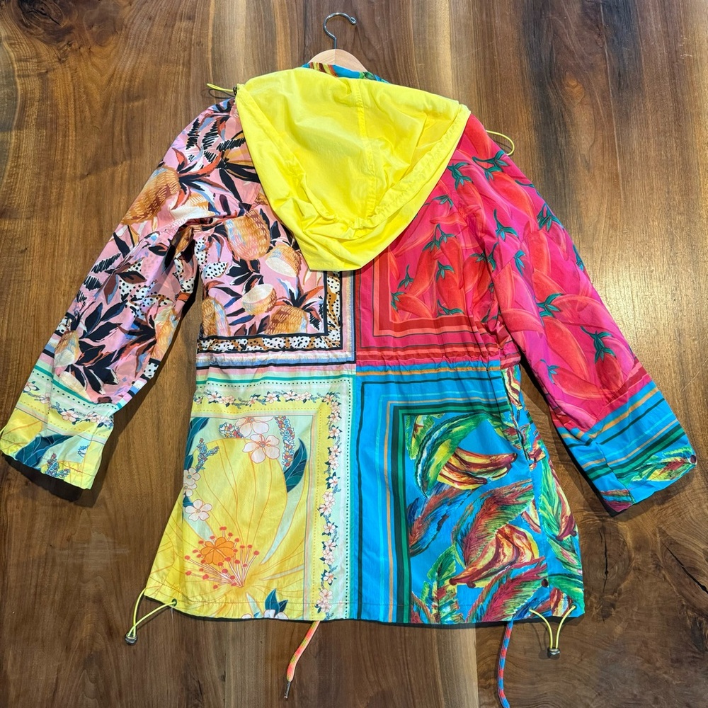 Farm Rio rain coat in bright scarf print - Picture 5 of 7